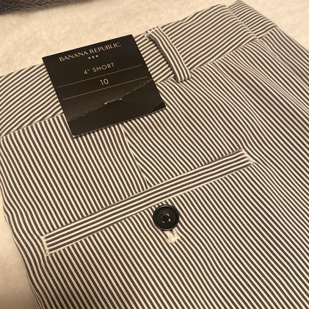 NWT Banana Republic pin stripe shorts Size 10